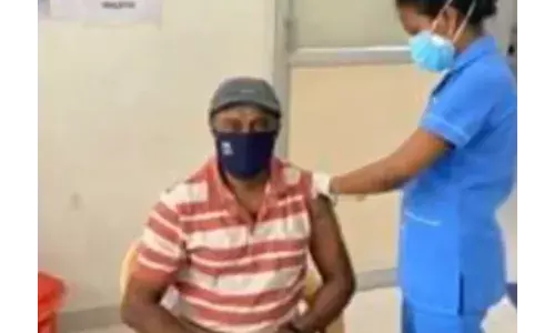 சினிமா நடிகர் எம். எஸ். பாஸ்கர் கோவிட்ஷீல்ட் இரண்டாவது டோஸ் போட்டுக் கொண்டார்