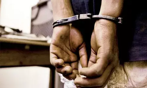 நெல்லை- ஊரடங்கு- டாஸ்மாக் லீவு -போதைக்கு பாதை மாறிய இருவர் கைது