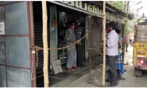 காவல்துறையினர் எச்சரிக்கையை மீறும் திருவாரூர் வியாபாரிகள்