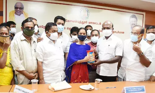 12 வருஷம் கொஞ்சம் கொஞ்சமா சேர்த்தேன், கொரோனாவுக்கு கொடுத்திட்டேன் : பள்ளி மாணவி நெகிழ்ச்சி