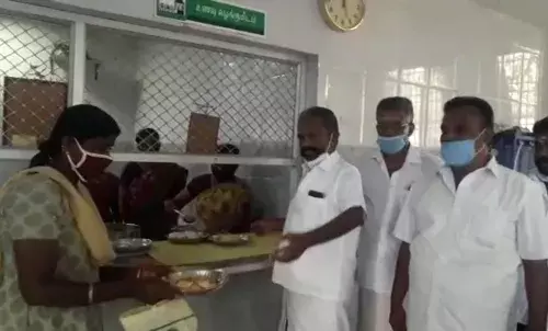 ஒன்றிணைவோம் வா திட்டம் - அம்பை அம்மா உணவகத்தில் இலவச உணவு. ஒன்றிணைவோம் வா திட்டம் - அம்பை அம்மா உணவகத்தில் இலவச உணவு.
