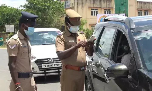 இபாஸ், பதிவு இல்லாமல் எல்லையை  தாண்டாதே : போலீஸ் எச்சரிக்கை