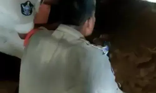 சாமியார் அருள் வாக்கு - புதையலுக்காக சுரங்கம் அமைத்த கில்லாடிகள்.