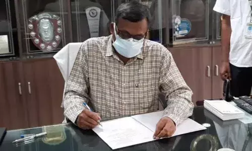 சேலம் மாவட்டத்தின் புதிய கலெக்டர் கார்மேகம் ...