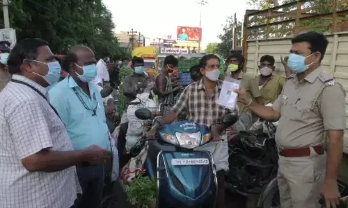 காஞ்சியில் மாநகராட்சி அதிகாரிகள், காவல்துறையினருக்கு இடையே வாக்குவாதம்