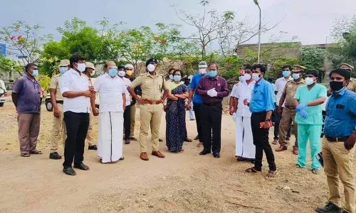 வாணியம்பாடியில் அமையவுள்ள புதிய கொரோனா சிகிச்சை மையத்தில் மாவட்ட ஆட்சியர் ஆய்வு