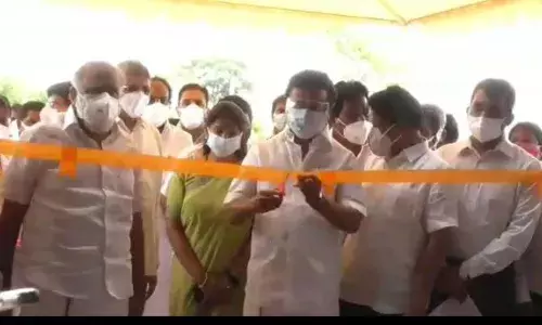 மதுரை தோப்பூரில் கொரோனா சிகிச்சை மையத்தை முதலமைச்சர் தொடங்கி வைத்தார்.