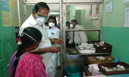 விருதுநகர் மருத்துவமனையில் எம்.எல்.ஏ  சீனிவாசன்  ஆய்வு