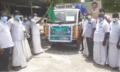 ஆலங்குடியில் நடமாடும் காய்கறி விற்பனையை துவக்கி வைத்த அமைச்சர் மெய்யநாதன்