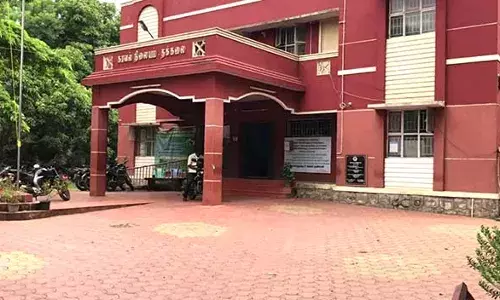 முதல்வர் படம் ஆபாசமாக சித்தரிப்பு - தீயணைப்புத் துறை காவலர் மீது  வழக்கு பதிவு