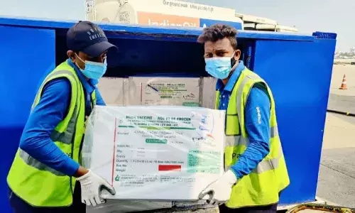 சென்னைக்கு 2.4 லட்சம்டோஸ் கோவிசீல்டு தடுப்பூசி மும்பையிலிருந்து  வந்தன