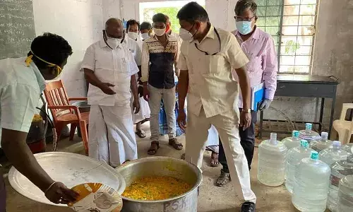 மயிலம் கொரோனா தனிமைப்படுத்தல் முகாமில் அமைச்சர் மஸ்தான் திடீர் ஆய்வு