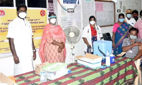 மாற்றுத்திறனாளிகளுக்கு தடுப்பூசி வழங்கும் பணியை ஜெயங்கொண்டம் எம்எல்ஏ துவக்கி வைத்தார் மாற்றுத்திறனாளிகளுக்கு தடுப்பூசி வழங்கும் பணியை ஜெயங்கொண்டம் எம்எல்ஏ துவக்கி வைத்தார்