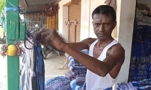முழு ஊரடங்கால் 2 ஆயிரம் மடி தொழிலாளர்கள் வேலை வாய்ப்பின்றி தவிப்பு… முழு ஊரடங்கால் 2 ஆயிரம் மடி தொழிலாளர்கள் வேலை வாய்ப்பின்றி தவிப்பு…