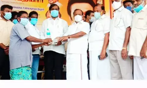 நெல்லிக்குப்பத்தில் அமைச்சர் சி.வே. கணேசன் தடுப்பூசி முகாம் துவக்கி வைத்தார்
