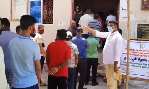 கும்மிடிப்பூண்டி:18-44 வயதுடையயோருக்கு கொரோனா தடுப்பூசிமுகாம் தொடக்கம் கும்மிடிப்பூண்டி:18-44 வயதுடையயோருக்கு கொரோனா தடுப்பூசிமுகாம் தொடக்கம்
