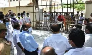 விருத்தாசலம் கொரோனா சிகிச்சை மையத்தில் அமைச்சர் ஆய்வு: நோயாளிகள் சரமாரி புகார்