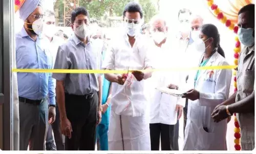 பாரதி மகளிர் கல்லூரியில் கோவிட்கேர் சென்டர்- மு.க.ஸ்டாலின் துவக்கினார்