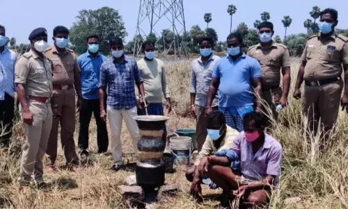 ஸ்ரீபெரும்புதூர்: வெவ்வேறு இடங்களில் சாராயம் காய்ச்சிய 3 பேர் கைது!