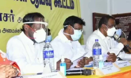 திருவள்ளூரில் அமைச்சர் நாசர் தலைமையில் கொரோனா தடுப்பு ஆலோசனை கூட்டம்!