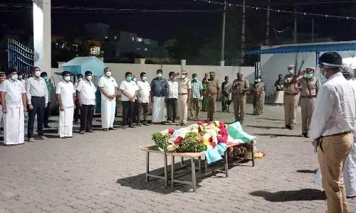 அரசு மரியாதையுடன் காளியண்ணன் உடல் திருச்செங்கோட்டில் தகனம்