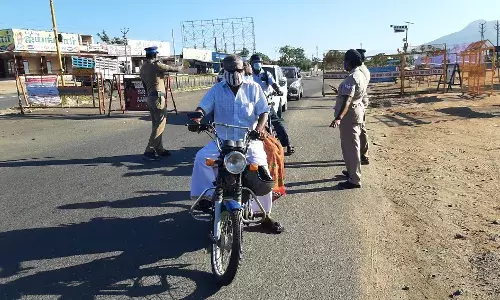 ஊரடங்கை மீறிய 20 பேரின் வாகனங்கள்  பறிமுதல்