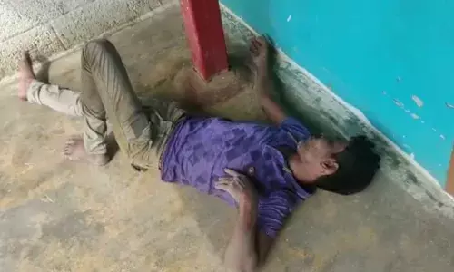 சத்தியமங்கலம்: போலீசாரிடம் குடிபோதையில் நெடுஞ்சாலைத்துறை ஊழியர் ரகளை!