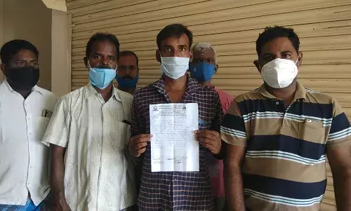 முடி திருத்தும் தொழிலாளர்களுக்கு ரூ 10 ஆயிரம் நிவாரணம் வழங்க அரசுக்கு  கோரிக்கை முடி திருத்தும் தொழிலாளர்களுக்கு ரூ 10 ஆயிரம் நிவாரணம் வழங்க அரசுக்கு  கோரிக்கை
