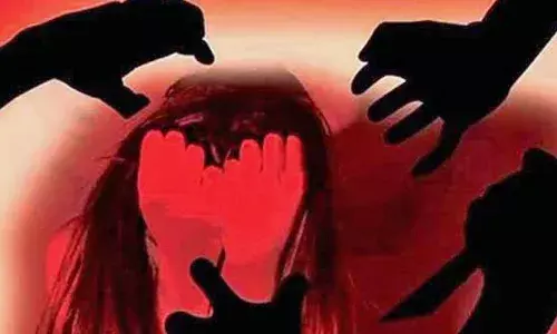 அடேங்கப்பா...சென்னை பள்ளியில் பாலியல் தொல்லை: 900 பேர் கூட்டாக புகார்!