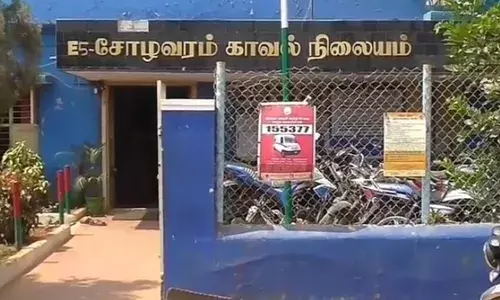 சோழவரம் அருகே பண்டிகாவனூரில் கஞ்சா விற்றவர் கைது; கார் பறிமுதல்!
