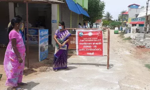 கீரனூரில் பேரூராட்சியில்  தடை செய்யப்பட்ட பகுதியை ஆய்வு செய்த  வட்டாட்சியர்