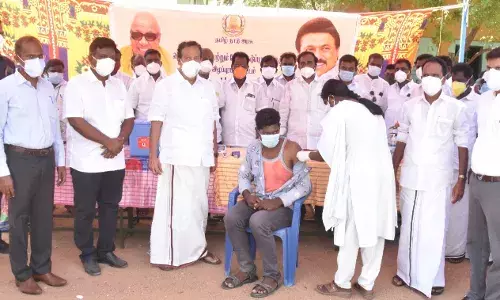 வானூர் அருகே தடுப்பூசி முகாமை அமைச்சர் பொன்முடி தொடங்கி வைத்தார்