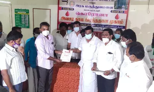 திருச்சியில் கொரோனா தடுப்பு மருத்துவ ஆலோசனை முகாம் அமைச்சர் கே.என்.நேரு தொடங்கிவைத்தார்
