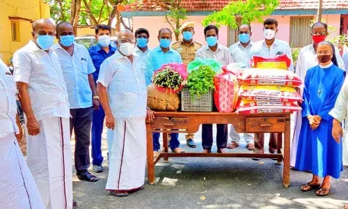 செஞ்சி பகுதியில் உள்ள மனநல காப்பகத்திற்கு  அமைச்சர் உதவி