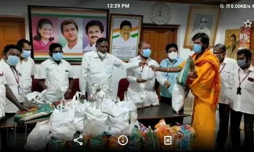 நெல்லை- காங்கிரஸ் சார்பில் கோவில் பணியாளர்களுக்கு கொரோனா நிவாரணம்