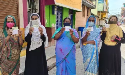 ரேஷனில் 2ம் கட்ட நிவாரணம் - கோவையில் வீடுவீடாக டோக்கன் விநியோகம்