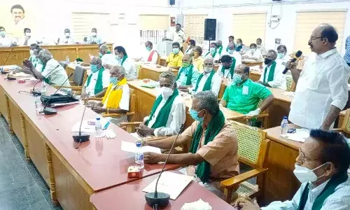 தூர்வாரும் பணிகளில் வெளிப்படைத்தன்மை வேண்டும்: விவசாயிகள் கோரிக்கை
