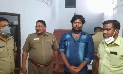 தஞ்சை அருகே தம்பியை கொன்ற அண்ணன், கொச்சின்  விமான நிலையத்தில் கைது