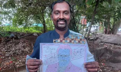 பாடல் வரிகளை கொண்டு எஸ்.பி.பி. ஓவியம் - சேலம் இளைஞர் அசத்தல்!