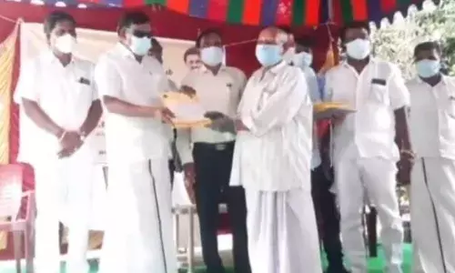 கும்மிடிபூண்டி: முதலமைச்சர் திட்டத்தில்  43 பேருக்கு உதவித்தொகை ஆணை!