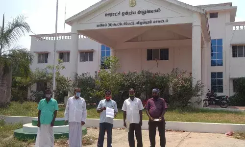மயிலத்தில் நிவாரண நிதி வழங்க விவசாய தொழிலாளர் சங்கத்தினர் கோரிக்கை மனு