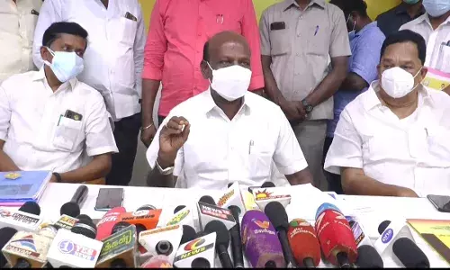 திருப்பத்தூரில் கொரோனா தடுப்பு நடவடிக்கை குறித்து அமைச்சர் ஆய்வு கூட்டம்