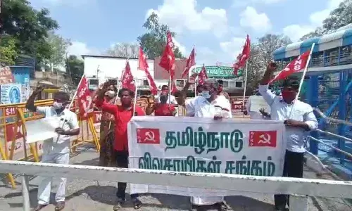 தாம்பரத்தில்: விவசாய சங்கத்தினர் சட்ட நகல் எரிப்பு போராட்டம்!