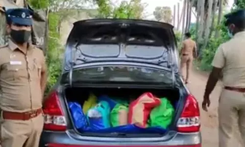 கும்மிடிப்பூண்டி: எளாவூர் சோதனை சாவடியில் 100 கிலோ மண்புழு பறிமுதல்!