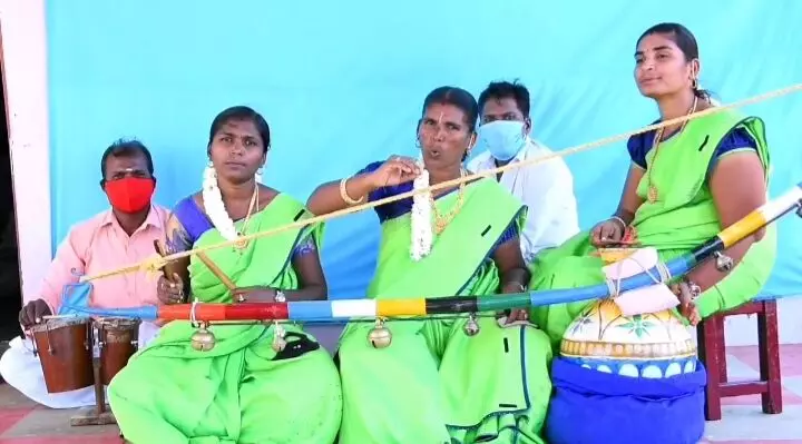 தென்காசி மாவட்டம் -கொரோனா தடுப்பூசி குறித்து வில்லிசை மூலம் விழிப்புணர்வு தென்காசி மாவட்டம் -கொரோனா தடுப்பூசி குறித்து வில்லிசை மூலம் விழிப்புணர்வு