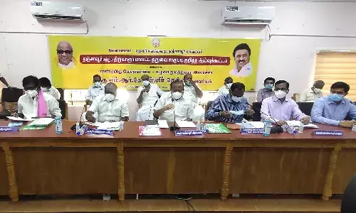 தஞ்சாவூரில் டெல்டா மாவட்டங்களின் குறுவை சாகுபடி குறித்து ஆய்வு கூட்டம்