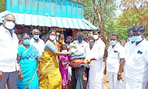செங்கல்பட்டு: தீ விபத்தில் பாதிக்கப்பட்ட 3 குடும்பங்களுக்கு நிவாரண உதவி!