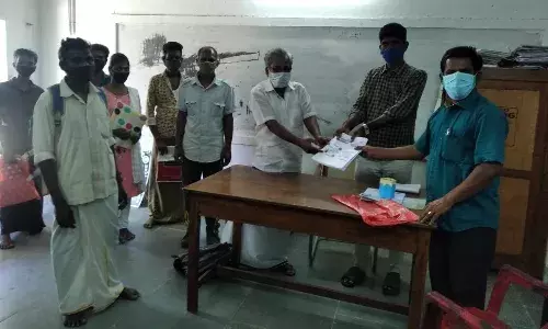 பொள்ளாச்சி: ரேசன் அட்டை இல்லாததால் நிவாரணம் பெற முடியாமல் பழங்குடியினர் தவிப்பு