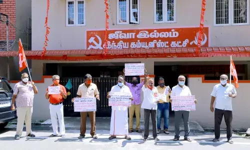 பெட்ரோல், டீசல் விலை உயர்வை கண்டித்து கம்யூனிஸ்ட் கட்சி போராட்டம்