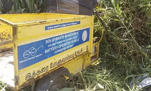கோவை அருகே வாகனம் கவிழ்ந்து 2 பேர் பலி - 7 பேர் படுகாயம்
